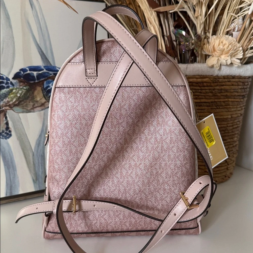 NWT🫦Michael Kors Rhea Zip Medium Color-block Logo Backpack  One Size